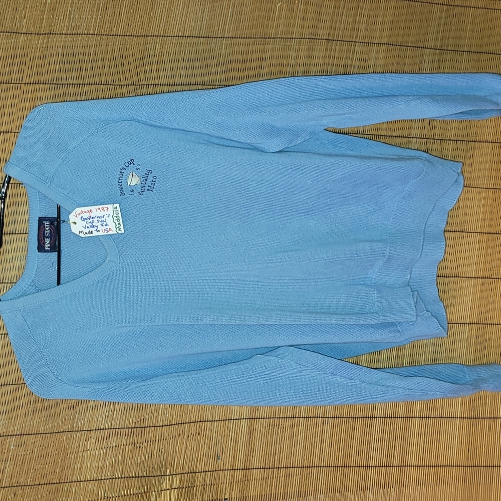 Vintage.  Made in USA. Sun Valley, Idaho. Governor's Cup. Knit-sweater. Size XL.